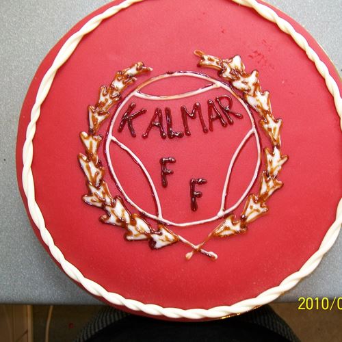 Bild på tårta med Kalmar FF dekoration